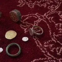 سکه و انگشتر قدیمی کُلکسیونی|کلکسیون اشیاء عتیقه|شیراز, آزادی|دیوار