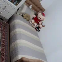 تخت نوجوان ۹۰در۲۰۰ بسیارتمیزفقط برای سیسمونی بوده