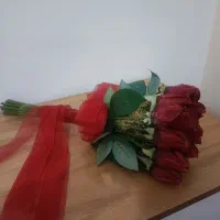 دسته گل قرمز