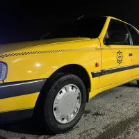 راننده تاکسی ازادی