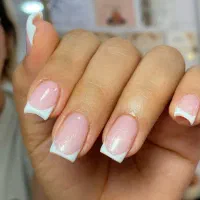 کاشت و ترمیم ناخن تیراژه صادقیه باغ فیض|خدمات آرایشگری و زیبایی|تهران, باغ فیض|دیوار