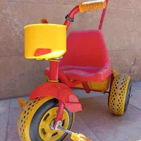 دایناسور موزیکال اسباب بازی،و یک سه چرخه ارزون.|اسباب‌‌بازی|تربت‌حیدریه, شهرک ولیعصر|دیوار