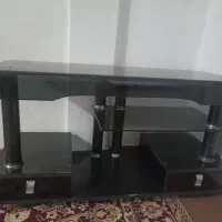 میز تلویزیون شیشه‌ای