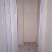 نصاب درب ورودی اتاقی سرویس پلی وود MDF و تمام چوب|خدمات پیشه و مهارت|نسیمشهر, |دیوار