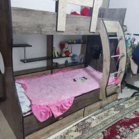 تخت خواب نوجوان دو طبقه بسیار زیبا|تخت و سرویس خواب|اصفهان, رهنان|دیوار