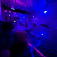 به ۲ باریستا تازه کار برای کار در کافه