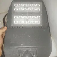 چراغ نور افکن|لامپ و چراغ|میانه, |دیوار