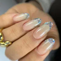 نیازمند مدل ناخن