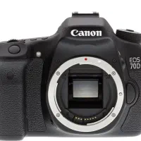 دوربین Canon 70D بسیار کم‌کار و در حد نو
