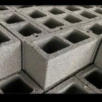 بلوک دیواری و درب آهنی