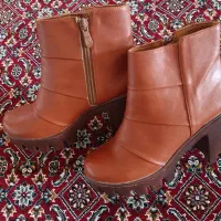 بوت تازه یک بار استفاده شده موقع خرید