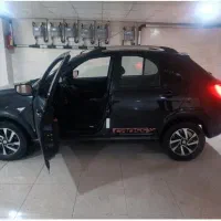 کوییک رنگ مشکی وقرمز متالیک