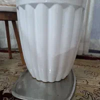 دو عدد گلدان بزرگ سفید توافقی فروش فوری