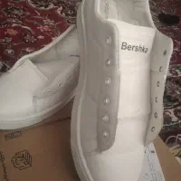 کفش اسپورت برند برشکا|کیف، کفش، کمربند|اندیشه, اندیشه فاز ۱|دیوار