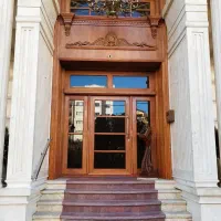 رنگ کاری کلیه مصنوعات چوبی