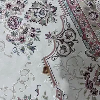 سه تخته فرش ۱۲۰۰شانه به علاوه یک تلویزیون