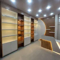 دکور مغازه همراه با میز مدیریت