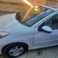 ۲۰۷ سقف شیشه ای