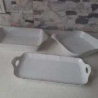 ظروف چینی سفید دور طلایی