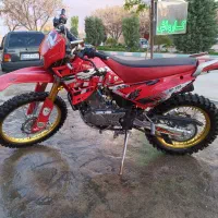 تریل به پر ۴۰۲ در حد