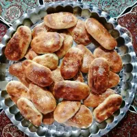 پخت وفروش نان محلی توتک