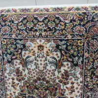 یک جفت پشتی نو|پشتی|کاشان, مفتح|دیوار