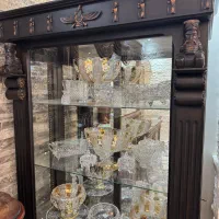 ویترین چوبی ۴ طبقه با هالوژن