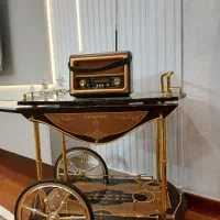 . میز بار کالاسکه و ساعت ایستاده در حد نو