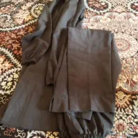 یک دست لباس فرم مدرسه