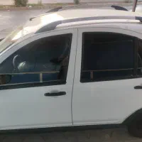 ماشین  زیر پا برابر|خودرو سواری و وانت|ایرانشهر, |دیوار