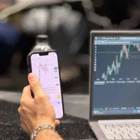 لایو ترید با حرفهایها / سود دلاری در ۲ ساعت|خدمات آموزشی|رشت, معلم|دیوار