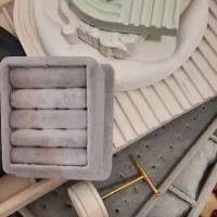 تعدادی بدلیجات و استند بدلیجات