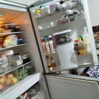 یخچال کنفودخارجی  در حال کار کردن‌|یخچال و فریزر|رشت, یخسازی|دیوار
