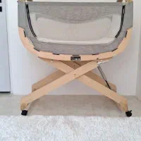 تخت کنار مادر MOMS