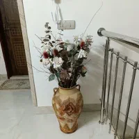 گل و گلدان بزرگ