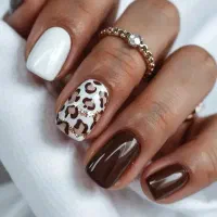 استخدام فوری ناخنکار  (درصدی و اجاره)