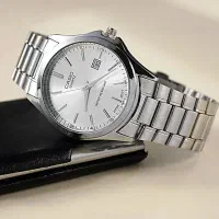 ساعت عقربه ای نقره ای Casio تقویم دار|ساعت|تهران, اقدسیه|دیوار