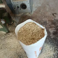 خاک اره و پوشال