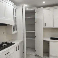 کابینت نئوکلاسیک‌ روکش با رنگ سفید برفی و طرح چوب|مصالح و تجهیزات ساختمان|جیرفت, |دیوار