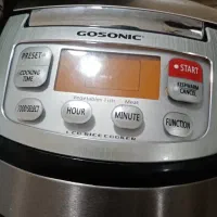 یک عدد چرخ گوشت نوی نو ویک عدد پلوپز نوی نو