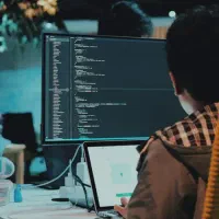 برنامه‌نویسی حرفه‌ای اپ، وب و ربات،تیم متخصص ومجرب