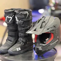 پوتین بوت لباس کلاه شولدر دستکش کراسی عینک برچسب