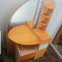 میز ارایشی با آینه