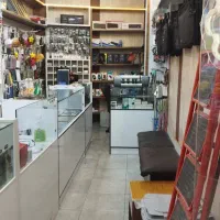 فروش دکور و واگذاری مغازه موبایل فروشی|فروشگاه و مغازه|چغادک, |دیوار