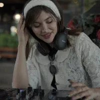 دی جی خانم /زن جشن عقد عروسی تولد کافه