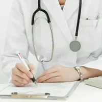 مشاوره کنکور تجربی توسط دانشجویان پزشکی و پرستاری