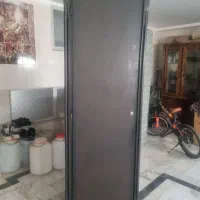 کمد تکی ایستاده