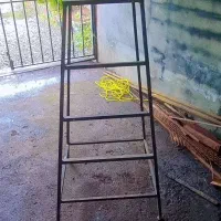 چهارپایه آهنی فلزی