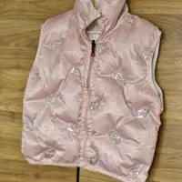 تعدادی لباس در حد نو