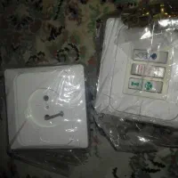 کلیدوپریزبرق مدل رویان وکلیدکولرآبی رنگ شیری روکار